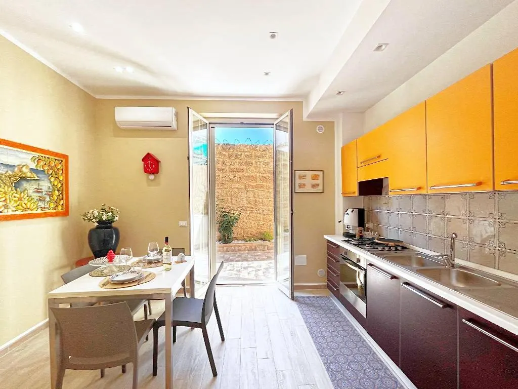 Solemar Sicilia - Casa Valguarnera Apartment Bagheria